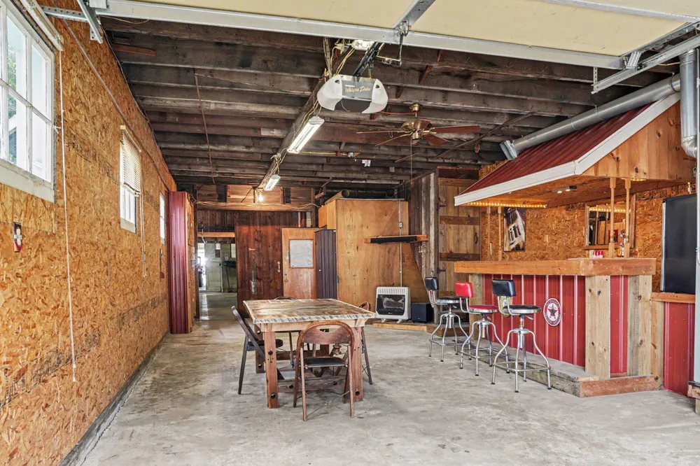 123 W Jackson Drive Tekonsha, MI 49092