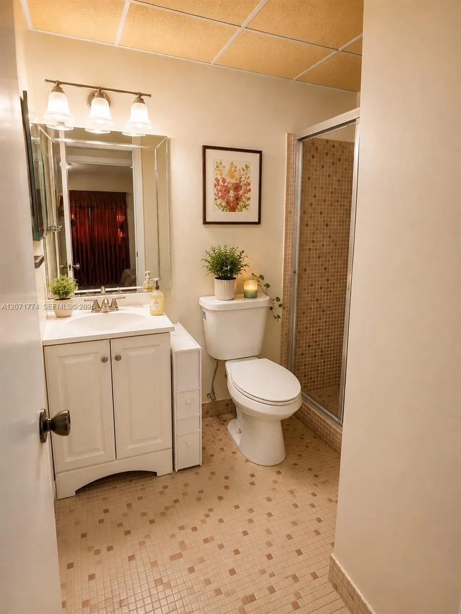 9964 Belfort Cir #201 Tamarac, FL 33321