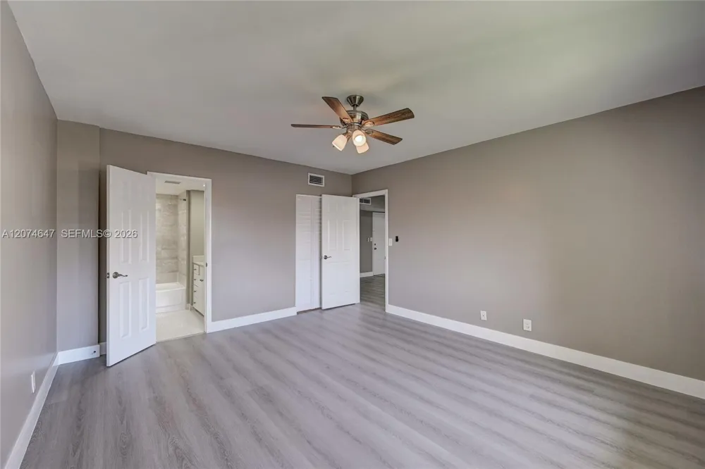 2700 Riverside Dr #303-B Coral Springs, FL 33065