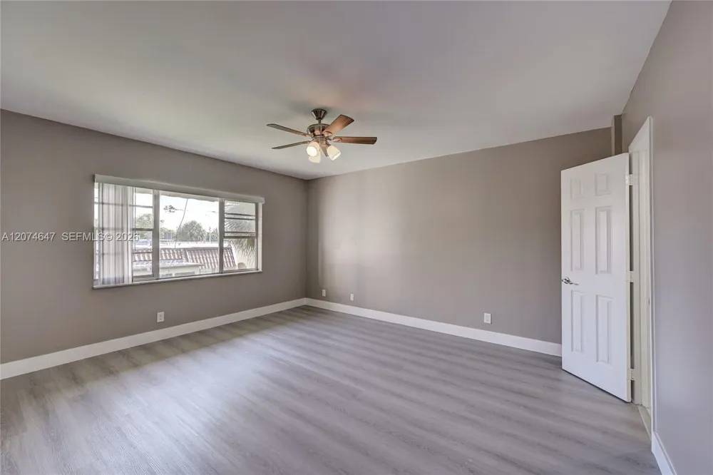 2700 Riverside Dr #303-B Coral Springs, FL 33065