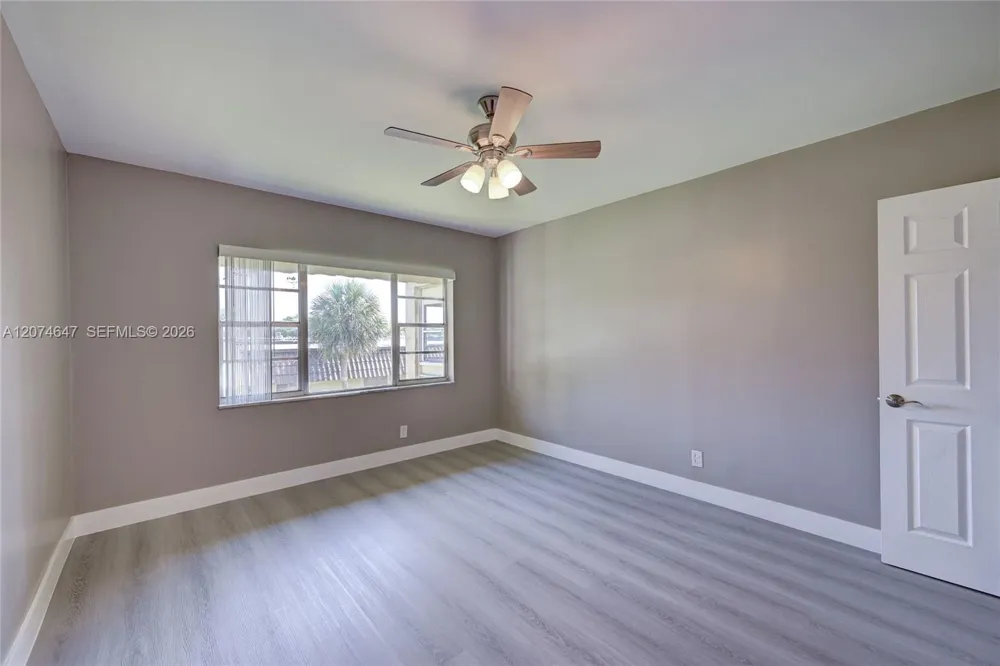 2700 Riverside Dr #303-B Coral Springs, FL 33065