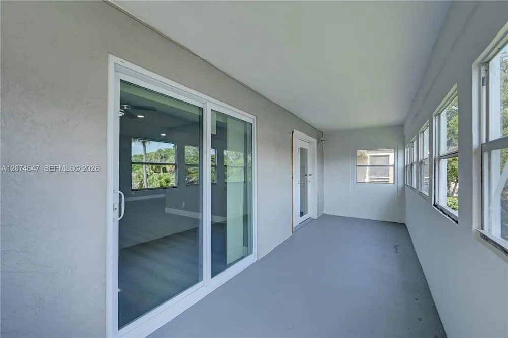 2700 Riverside Dr #303-B Coral Springs, FL 33065