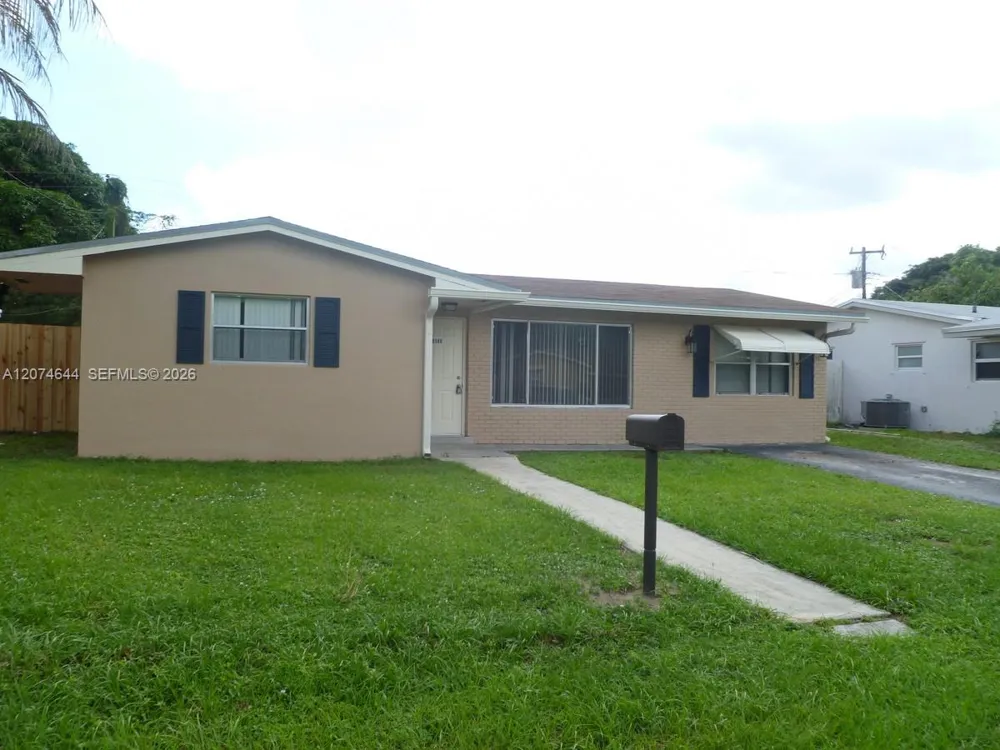 6580 Grant St Hollywood, FL 33024