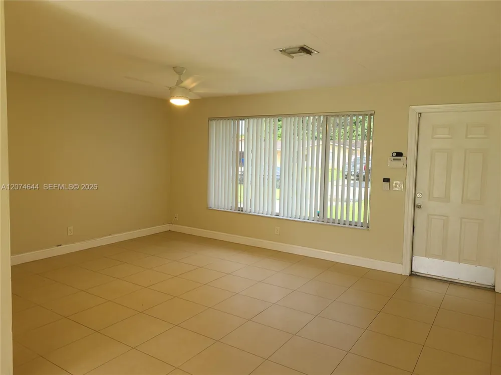 6580 Grant St Hollywood, FL 33024
