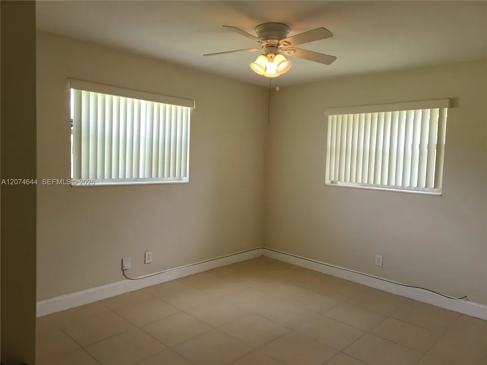 6580 Grant St Hollywood, FL 33024
