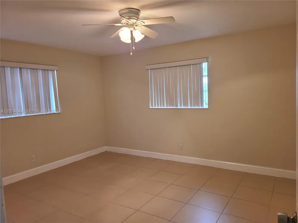 6580 Grant St Hollywood, FL 33024