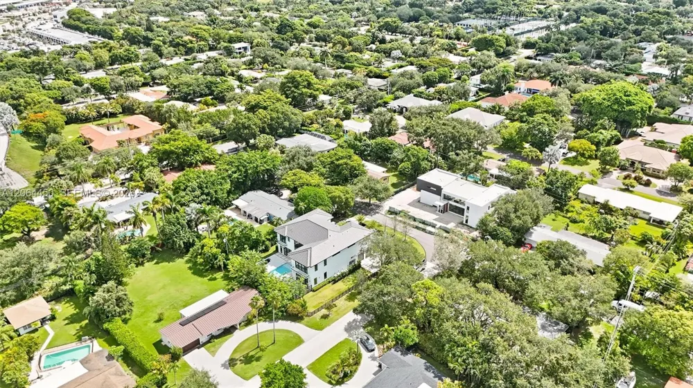 9840 SW 73rd Ct Pinecrest, FL 33156