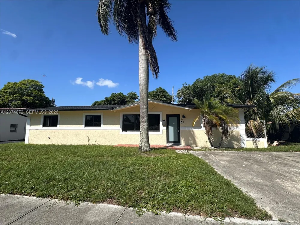 631 NW 37th Ave Lauderhill, FL 33311
