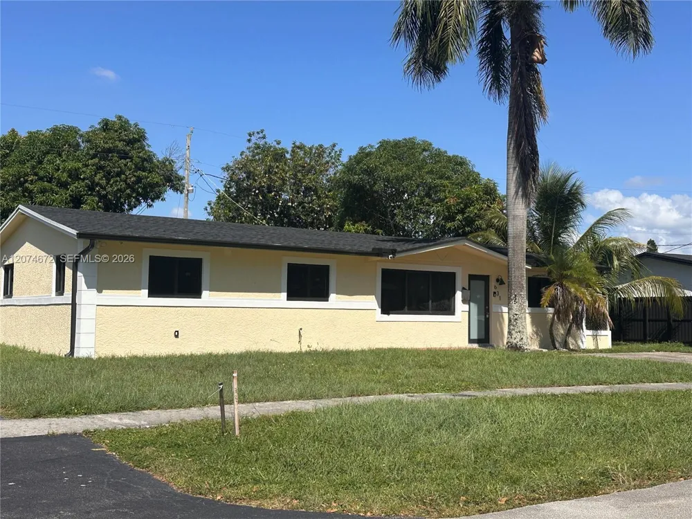 631 NW 37th Ave Lauderhill, FL 33311