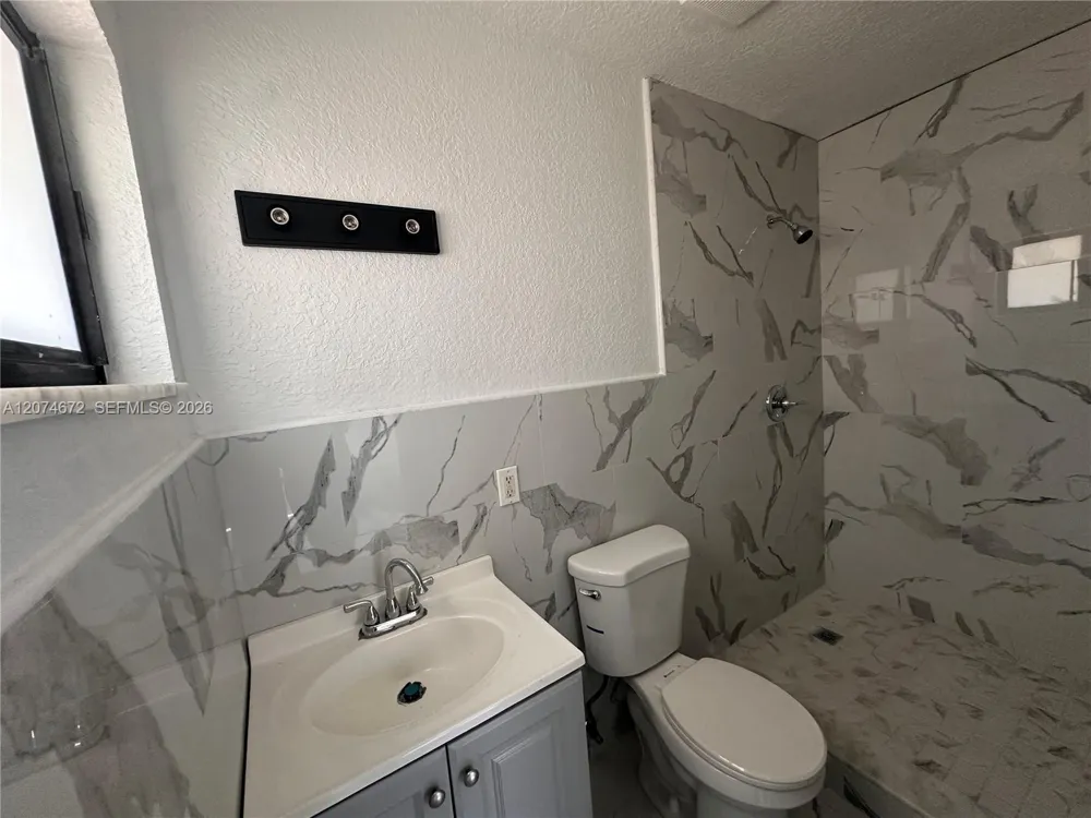 631 NW 37th Ave Lauderhill, FL 33311