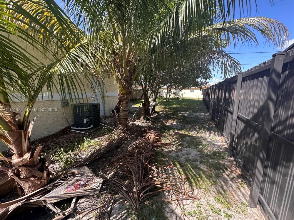 631 NW 37th Ave Lauderhill, FL 33311
