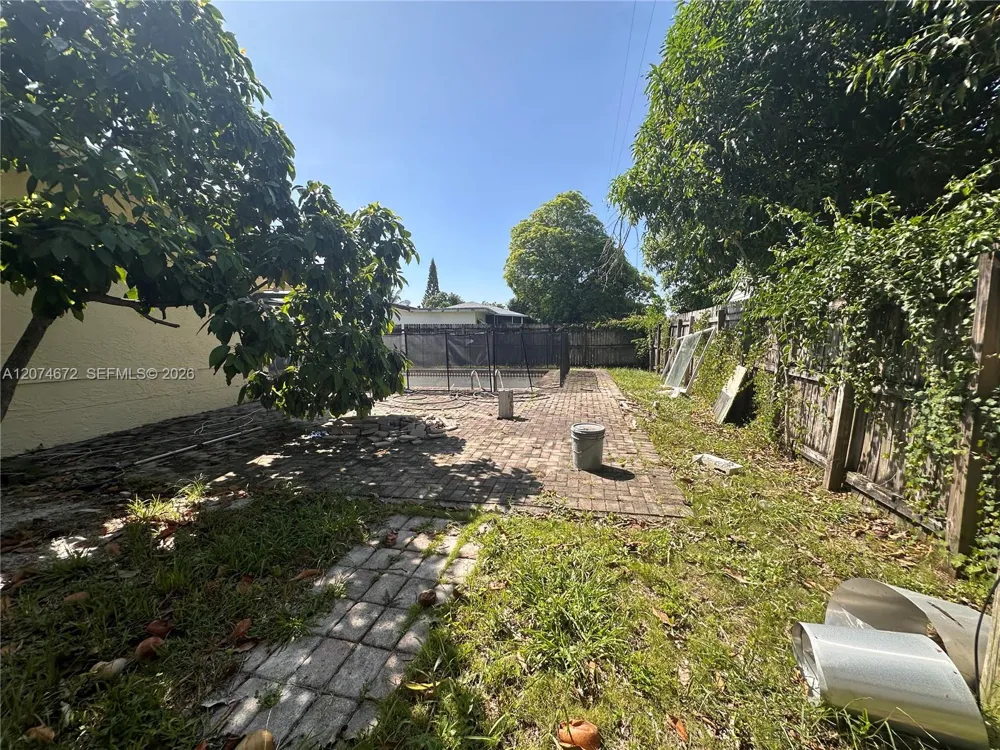 631 NW 37th Ave Lauderhill, FL 33311