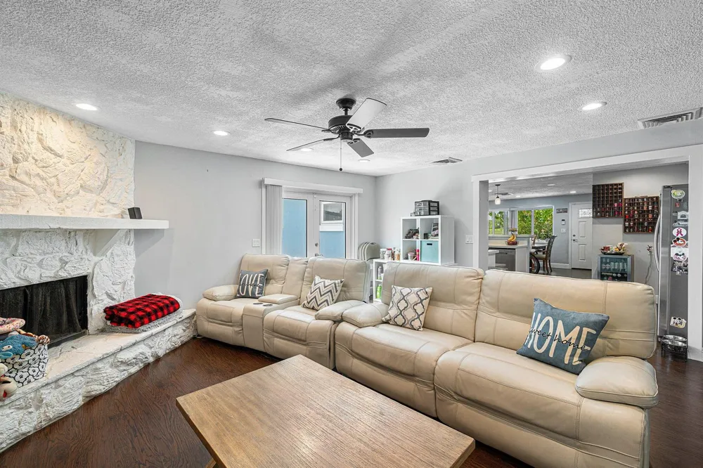 5134 CANAL ROAD West Palm Beach, FL 33415