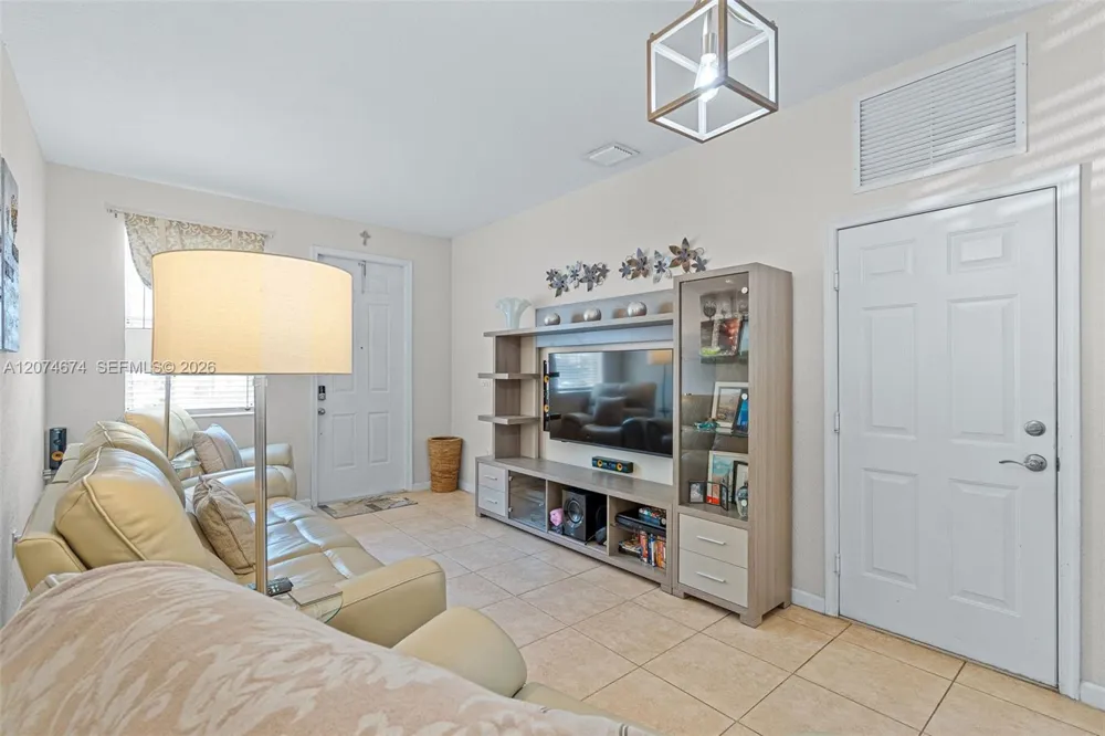 1034 NE 30th Ave Homestead, FL 33033