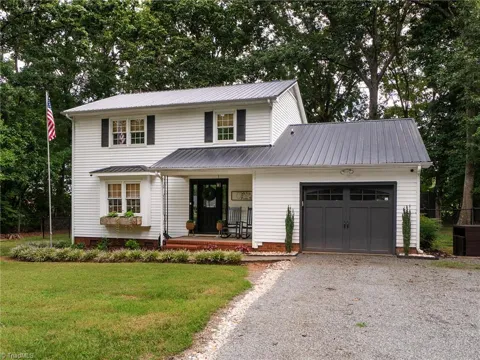 3034 Glenwood Drive