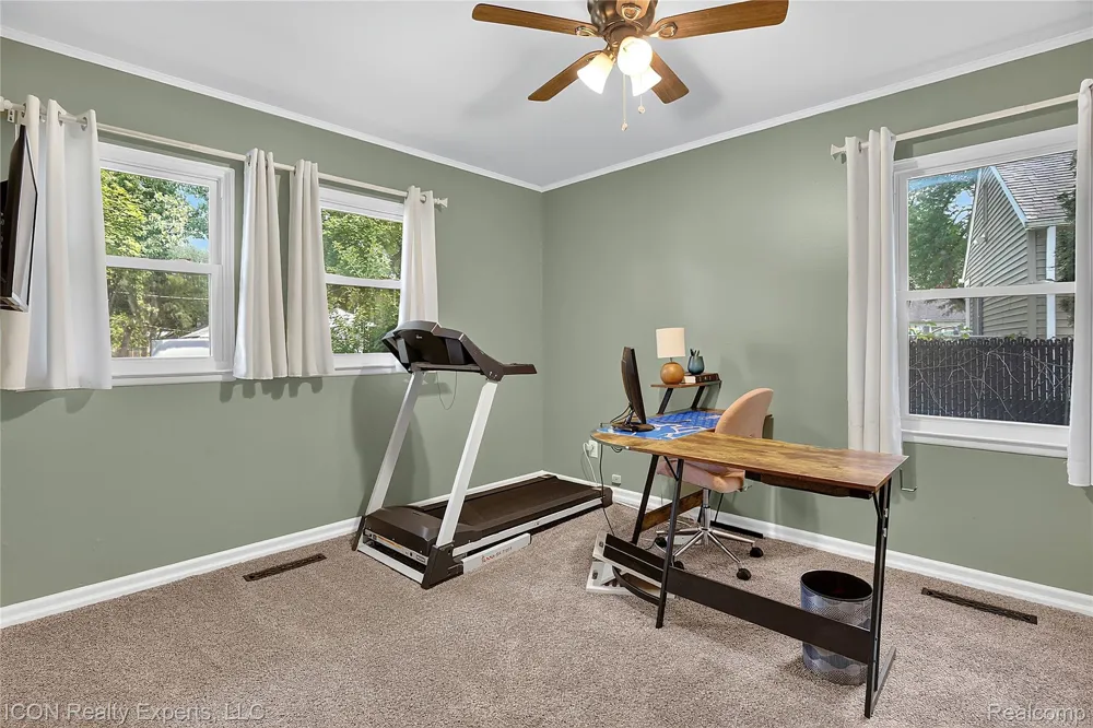 22731 Manistee Street Oak Park City, MI 48237