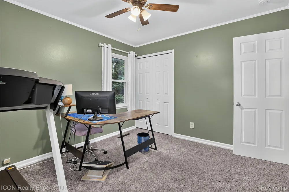 22731 Manistee Street Oak Park City, MI 48237