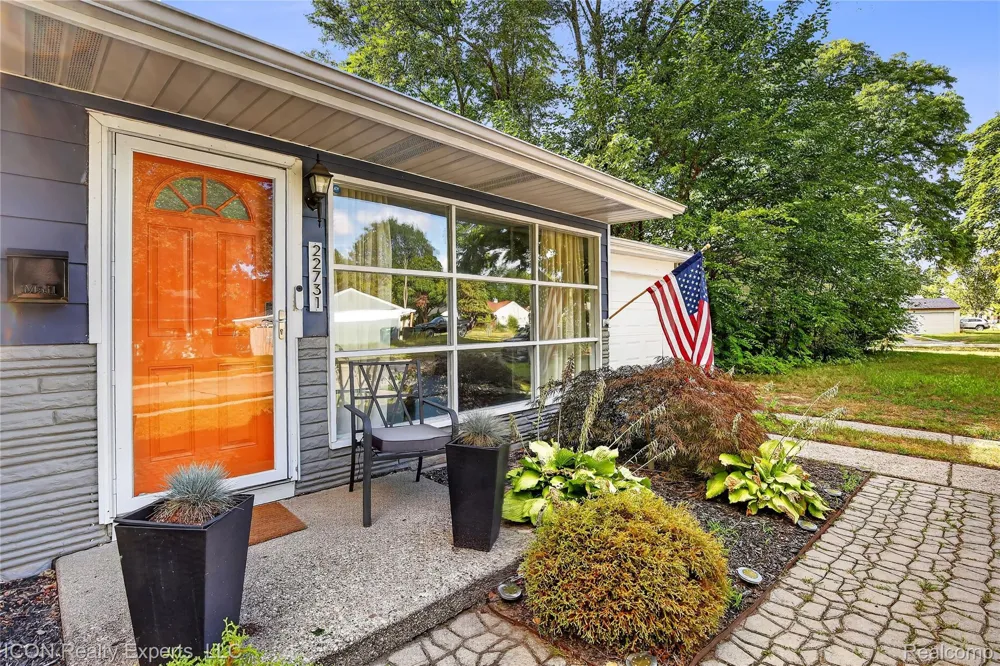 22731 Manistee Street Oak Park City, MI 48237