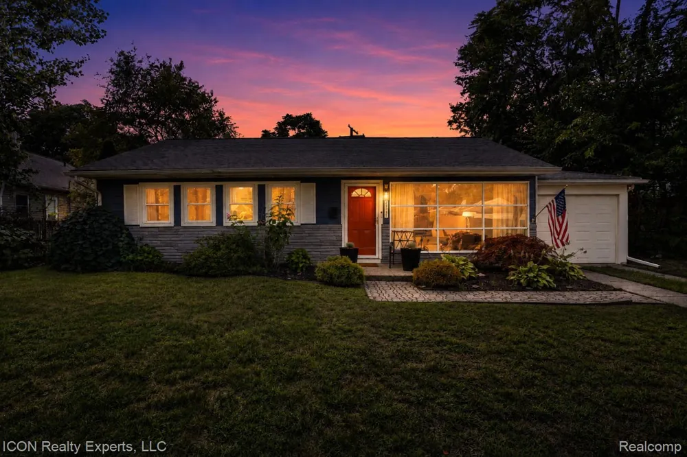 22731 Manistee Street Oak Park City, MI 48237
