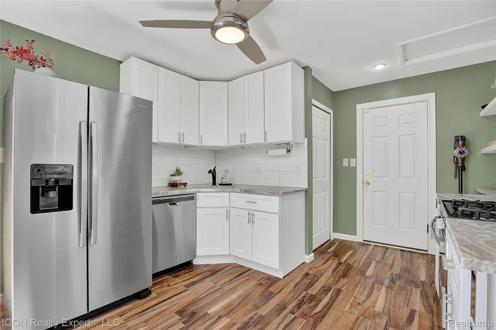 22731 Manistee Street Oak Park City, MI 48237