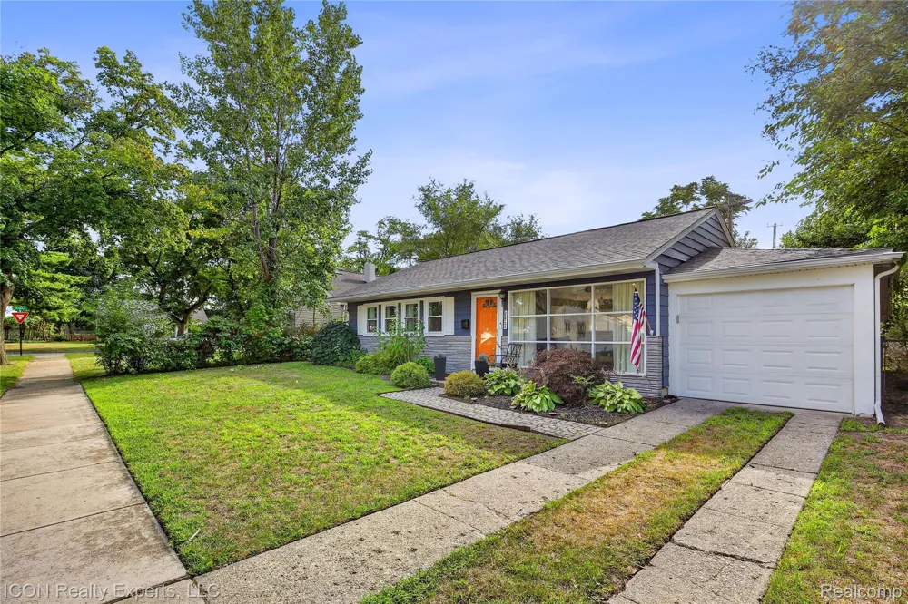 22731 Manistee Street Oak Park City, MI 48237