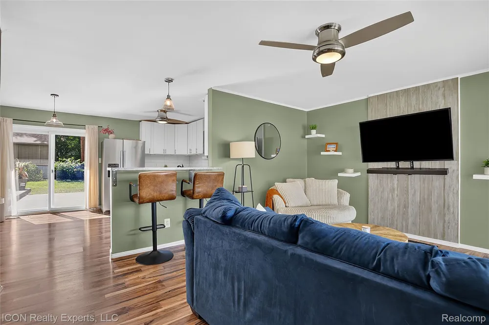 22731 Manistee Street Oak Park City, MI 48237