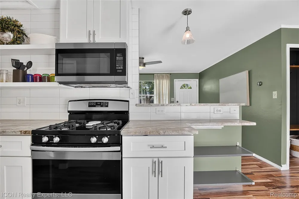 22731 Manistee Street Oak Park City, MI 48237