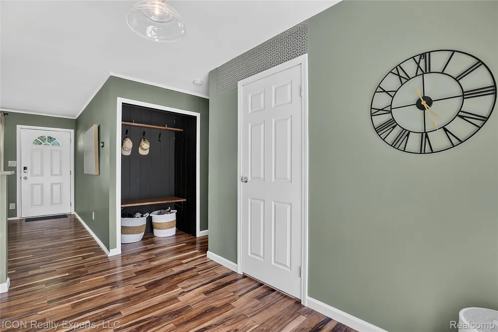 22731 Manistee Street Oak Park City, MI 48237