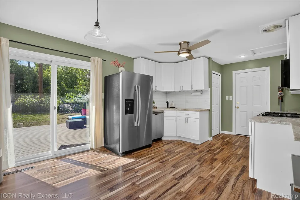 22731 Manistee Street Oak Park City, MI 48237