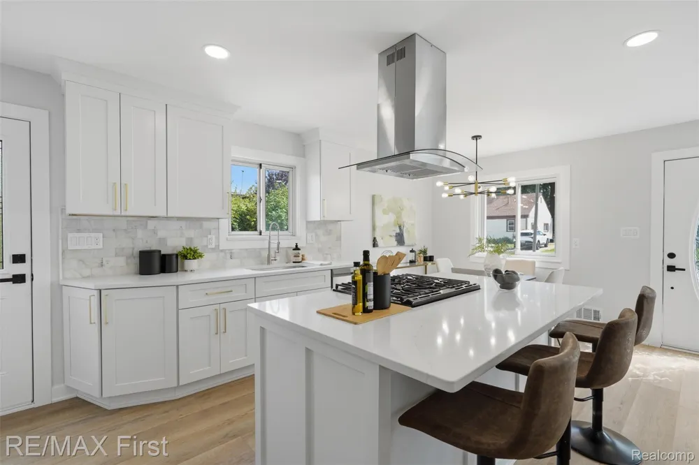28005 Gladstone Street St Clair Shores City, MI 48081
