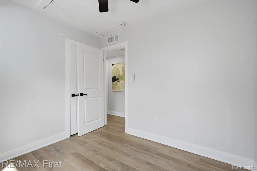28005 Gladstone Street St Clair Shores City, MI 48081