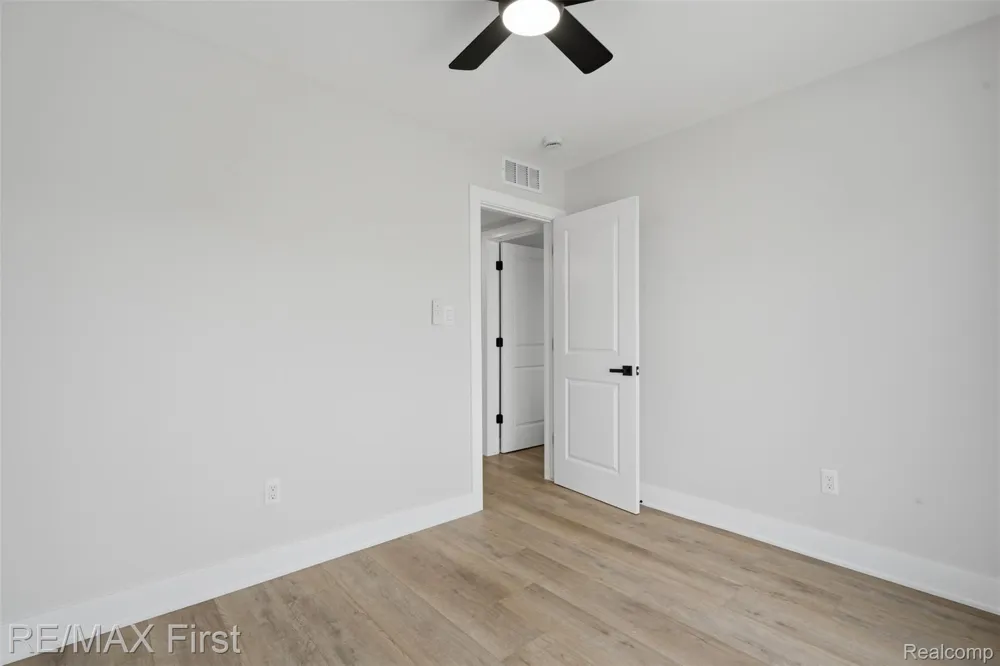 28005 Gladstone Street St Clair Shores City, MI 48081
