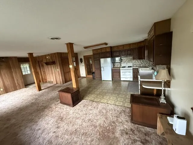 9751 W Howard City-Edmore Cato Township, MI 48850