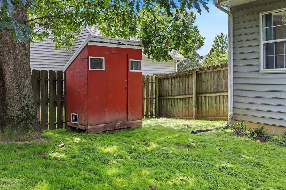 6101 Andover Woods Road Portage City, MI 49024