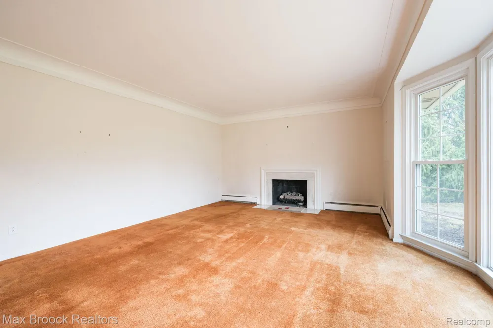 25461 Tweed Drive Franklin Village, MI 48025