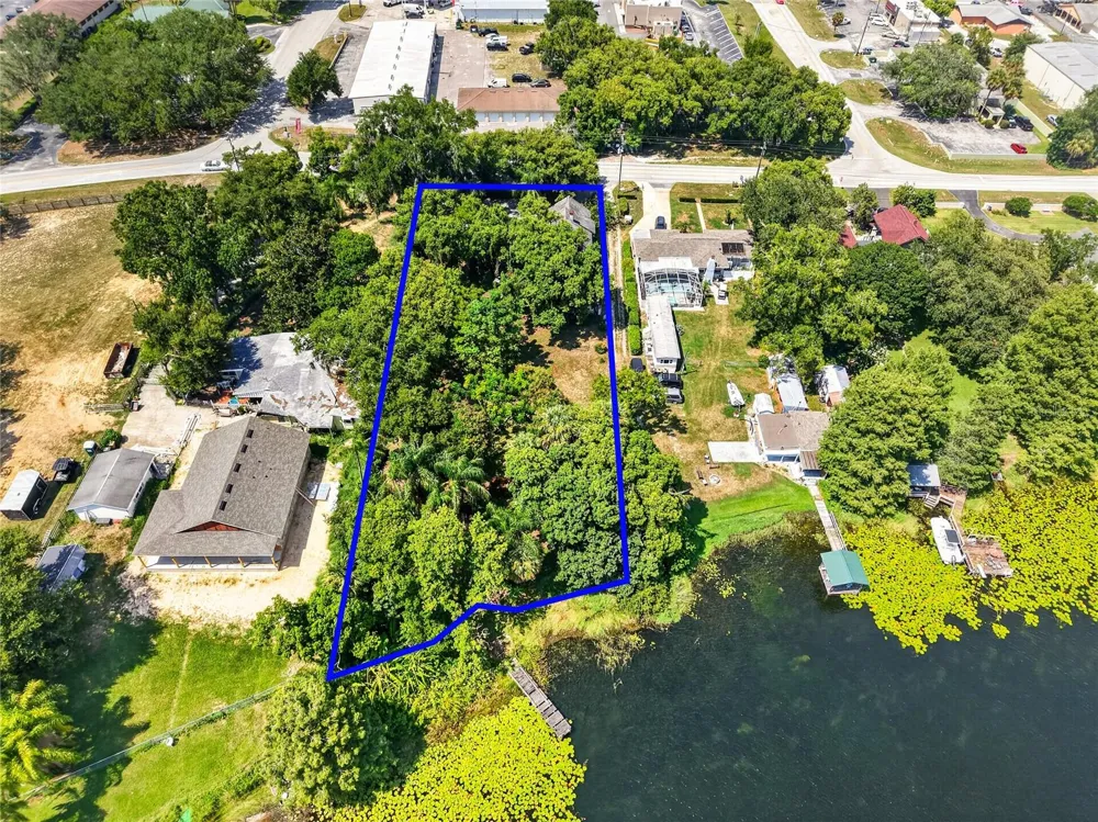 16018 DORA AVENUE Tavares, FL 32778