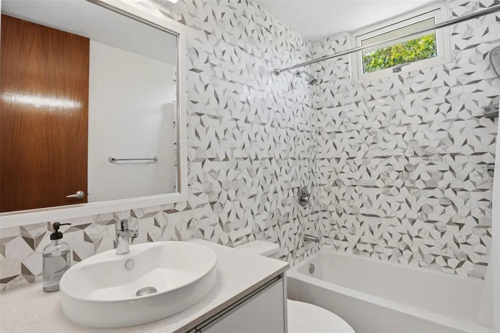 Cll 11 URB. BELMONT #32 Guaynabo, PR 00969