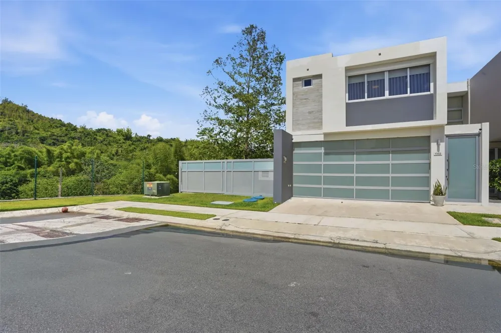Cll 11 URB. BELMONT #32 Guaynabo, PR 00969