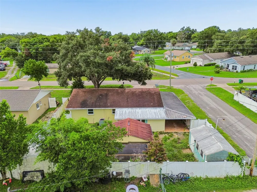 38621 NORTH AVENUE Zephyrhills, FL 33542