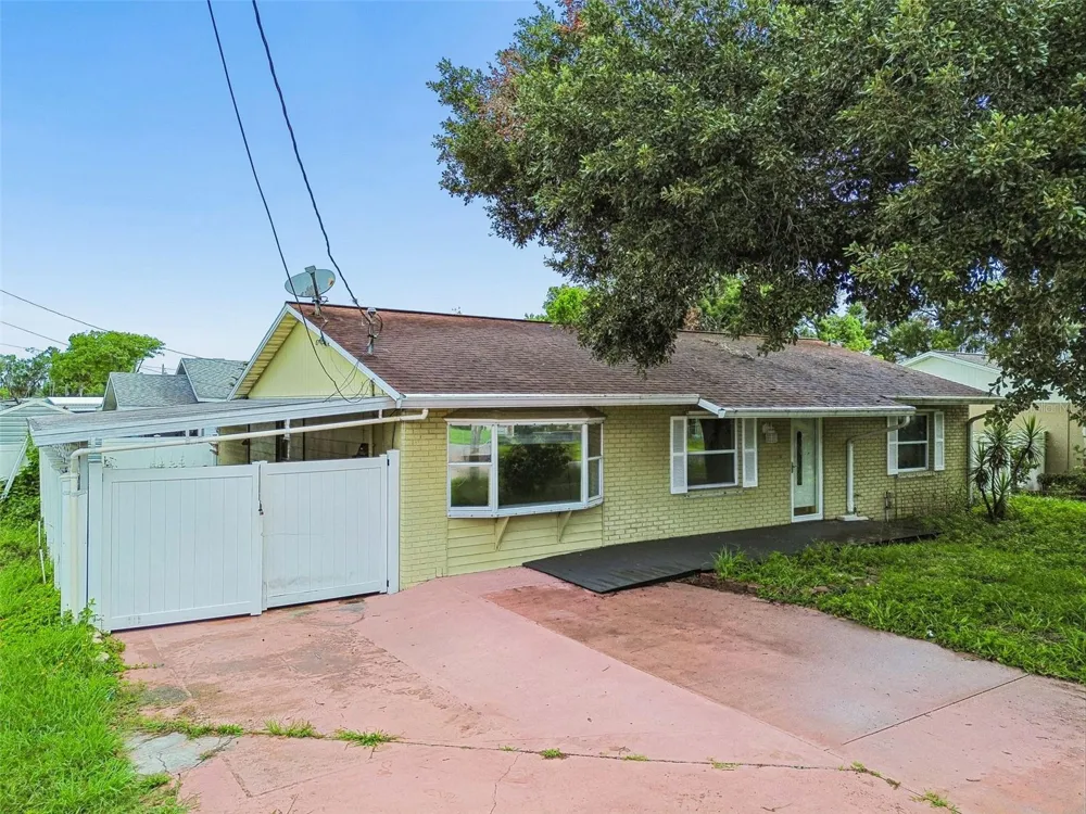 38621 NORTH AVENUE Zephyrhills, FL 33542