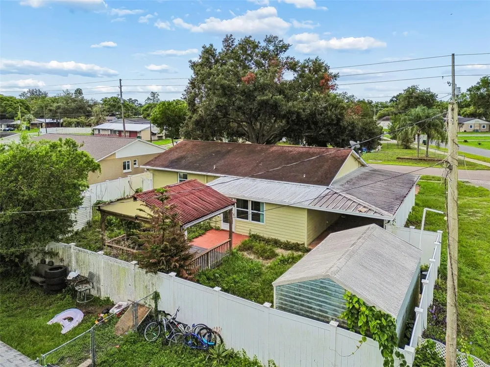 38621 NORTH AVENUE Zephyrhills, FL 33542