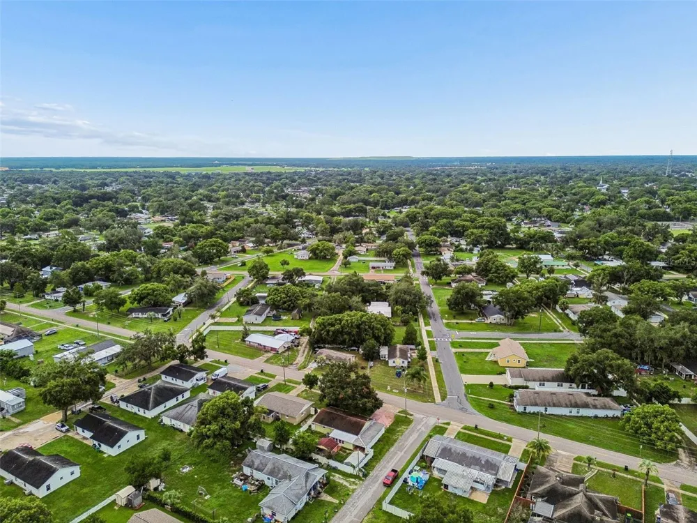 38621 NORTH AVENUE Zephyrhills, FL 33542