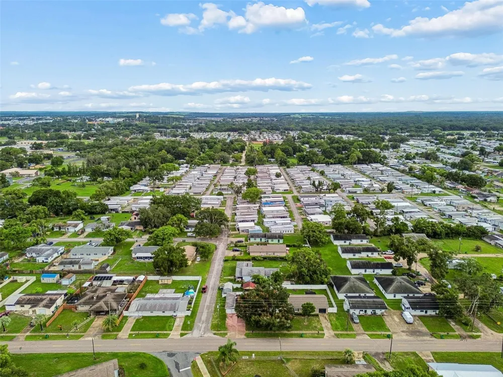 38621 NORTH AVENUE Zephyrhills, FL 33542