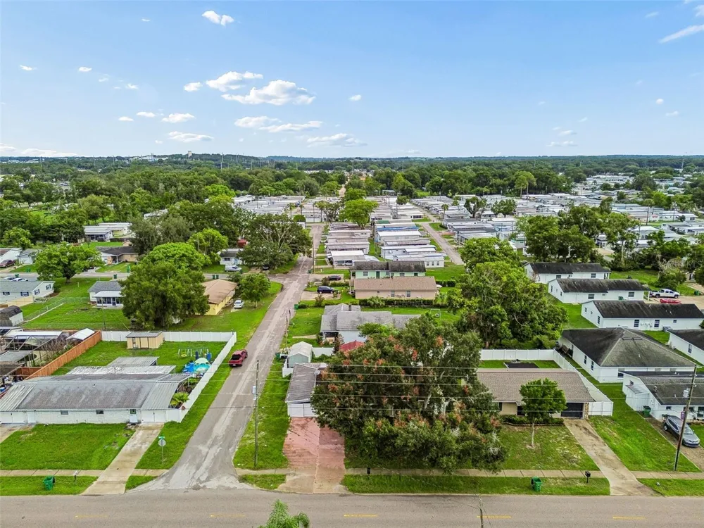 38621 NORTH AVENUE Zephyrhills, FL 33542