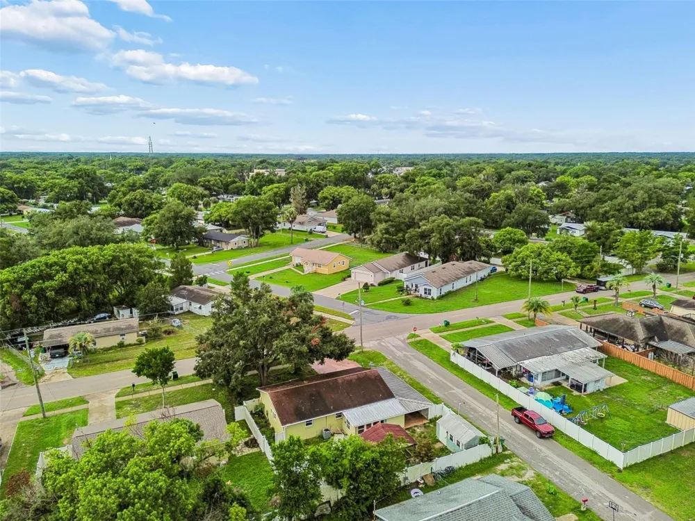 38621 NORTH AVENUE Zephyrhills, FL 33542