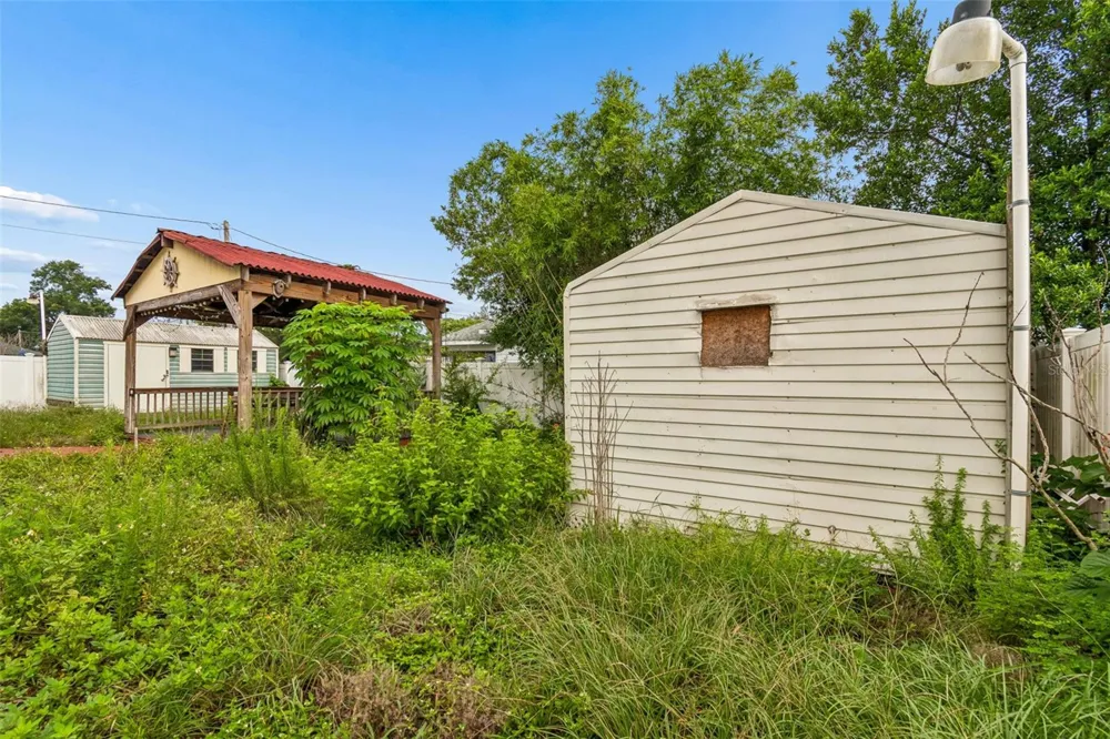 38621 NORTH AVENUE Zephyrhills, FL 33542
