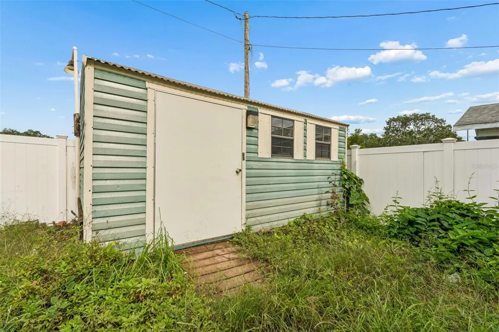 38621 NORTH AVENUE Zephyrhills, FL 33542