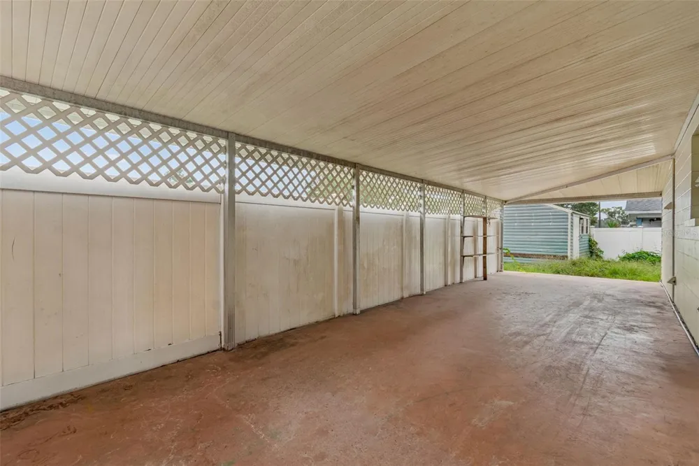 38621 NORTH AVENUE Zephyrhills, FL 33542