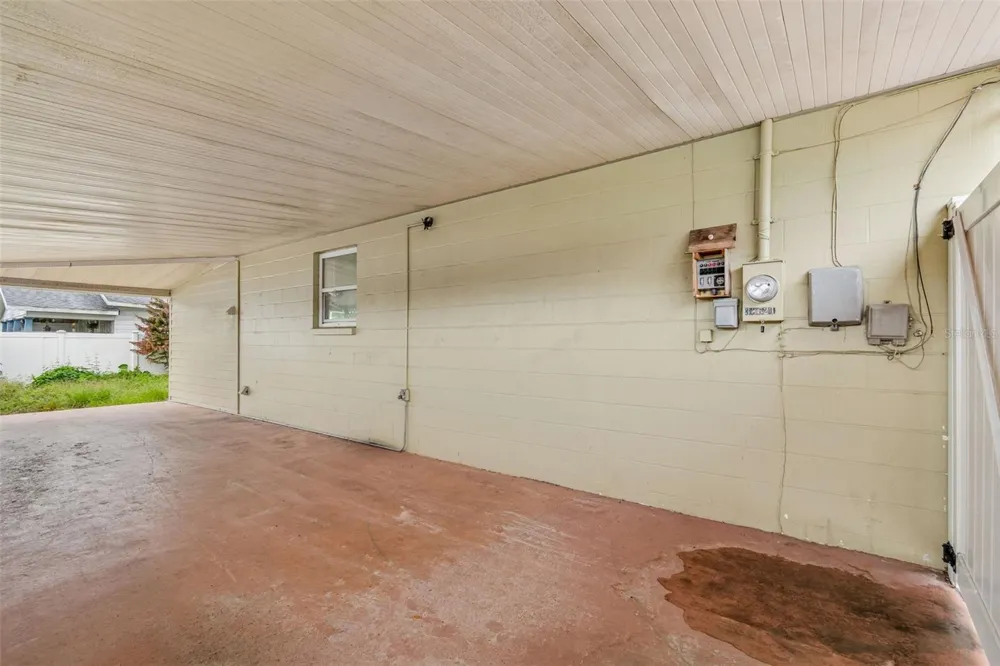 38621 NORTH AVENUE Zephyrhills, FL 33542