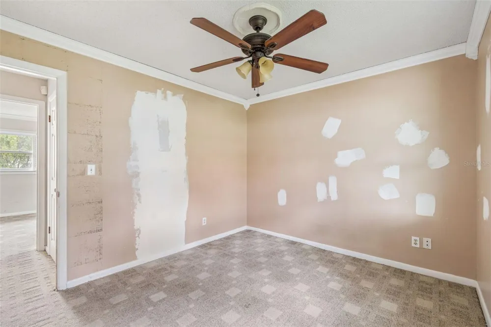 38621 NORTH AVENUE Zephyrhills, FL 33542